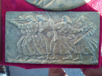 starinski broncani reljef potpisan sa Jovic, partizanke, NOB, ww2