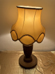 Vintage drvena stolna lampa,ispravna,visina 81cm