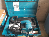 Makita bušač čekić štemerica  HR5202C1510w Novo