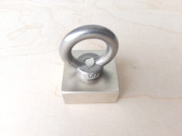 NEODYMIUM MAGNET - 45 x 45 x 22 mm..(sa kukom)