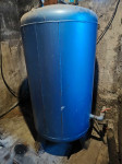 Spremnik rezervoar za vodu i hidrofor