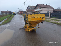 RASIPAČ  UMJETNOG GNOIVA 2 T.  PRODAJEM ILI MJENJAM