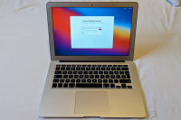 MacBook Air 13'' | 2013 | i5 1.4GHz | 4GB RAM | 128 SSD | DE tipkovnic