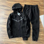 Nike tech fleece crna M