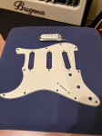 Fender Stratocaster pickguard za LJEVAKE / LEFT HAND