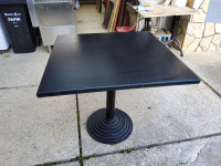Vrhunski stolovi ploča 85×85 cm postolje gusano čvrsto I stabilno 10 k