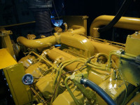 Brodski motor Caterpillar 3508 sa kopčom