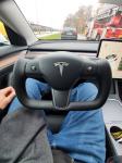 Yoke volan za Tesla Model 3