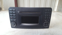 ,MERCEDES ML W164  RADIO - CD PRODAJEM