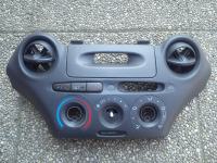 Toyota Yaris 1999-2003 instrument tabla - armatura središnji dio