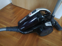 Hoover Reactiv R 81.. Bez vrećica