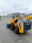 Mini utovarivač Mustang 2041 skid loader