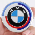 **NOVO** 50 godina BMW poklopci za felge 68mm -- KOMPLET 4 kom --