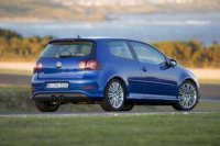 P: zadnji branik Golf V R32 - odgovara na sve Golf V