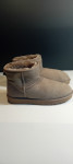 UGG original čizme  br. 42 NOVO!