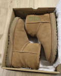 UGG classic mini