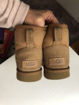 UGG mini vel.37