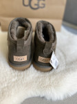 UGG ULTRA MINI Classic čizme broj 42 NOVO ORGINAL