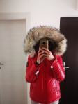 Crvena potpuno nova debela zimska jakna