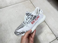 Adidas yeezy zebra