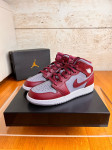 Air Jordan 1 Mid Team Red