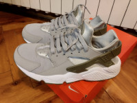 Nike air huarache vel 40 Novo