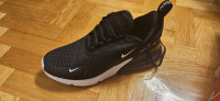 Nike Air Max 270 Veličina 39 (manji kalup)