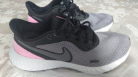 NIKE TENISICE Revolution 5  br.39