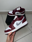 Prodajem Air Jordan 1 low “Bordeaux”