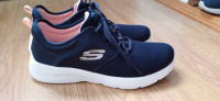 Nove Skechers patike, broj 39