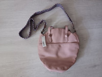 Cross-body okrugla torbica % Novo!