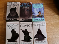 Prodajem dva fantasy serijala romana od Trudi Canavan