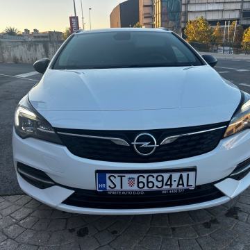 Opel Astra 1,5 D. G 2021/10 mjesec Top stanje Servisna Reg 10/2025