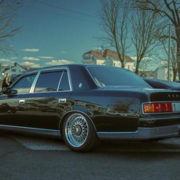 Toyota Century V12