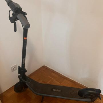 Ninebot električni romobil | Kao novo