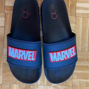 Muške natikače Marvel nove br. 42