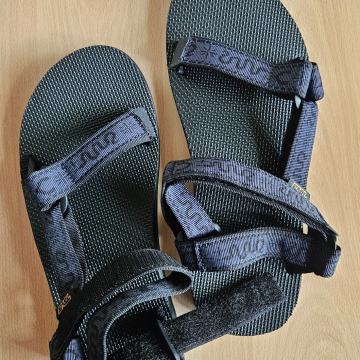 Teva Original Universal nove sandale - veličina 44.5