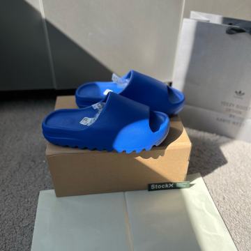 Yeezy Slides Blue