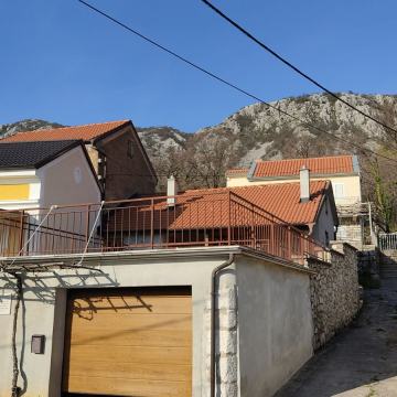 Kuća: Kuća u mirnom okruženju u zaleđu Crikvenice, 135.00 m2