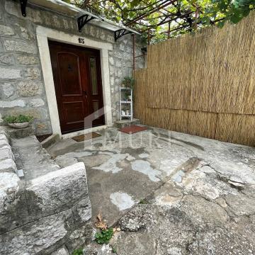 MALI STON, PELJEŠAC- kamena kuća 75m2