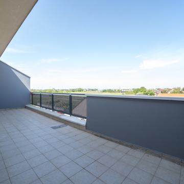 Novi Zagreb - istok 74.00 m2, parking, terasa 25m2