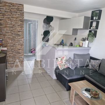 Vir, Lučica, apartman 49m2, parking