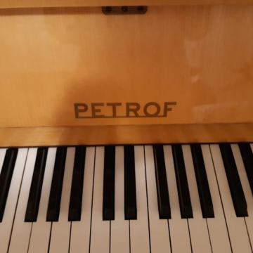 Petrof Pianino