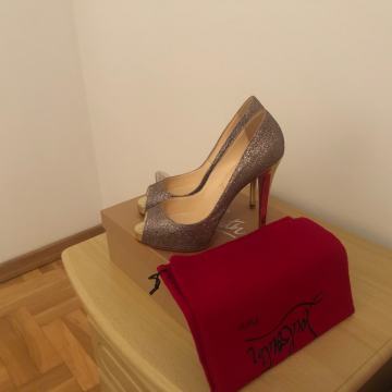 Christian Louboutin Very prive