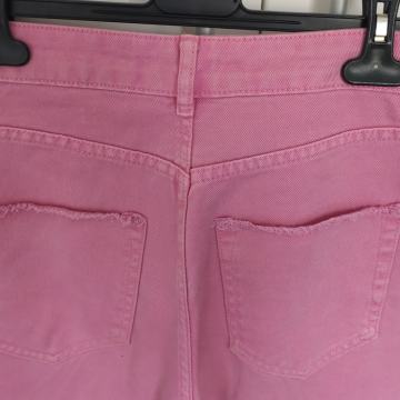 Bershka traper roze hlače