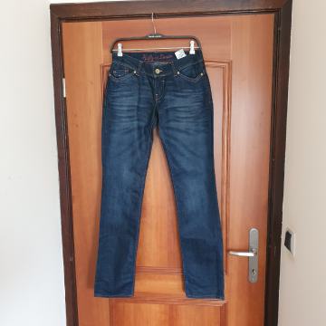 ORIGINAL TOMMY HILFIGER NOVE HLAČE W26 L32, TISAK UKLJUČEN