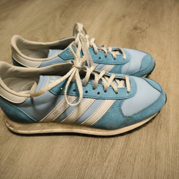 NOVE Adidas tenisice br.40