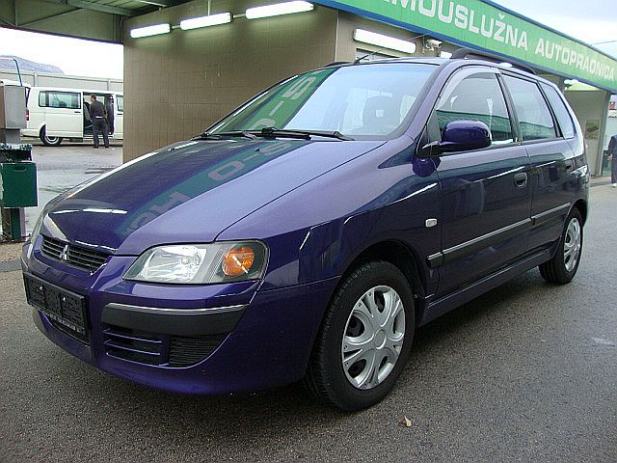 Mitsubishi space star 2003