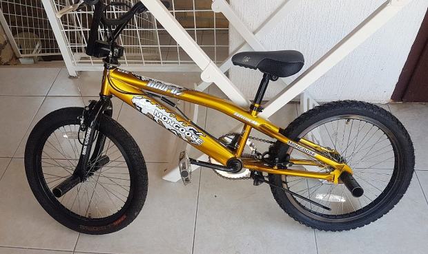  BMX  MONGOOSE  bicikl