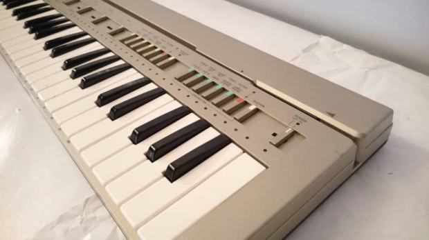 Yamaha PortaSound PC-100 • Vintage Keyboard Playcard System SUPER RARE